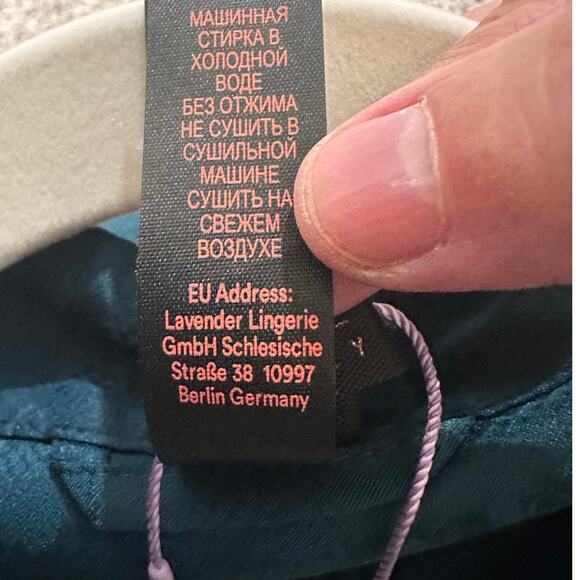 Savage X Fenty Women's Snakeskin Print Long Satin Robe Emerald Green, size L - Picture 5 of 11